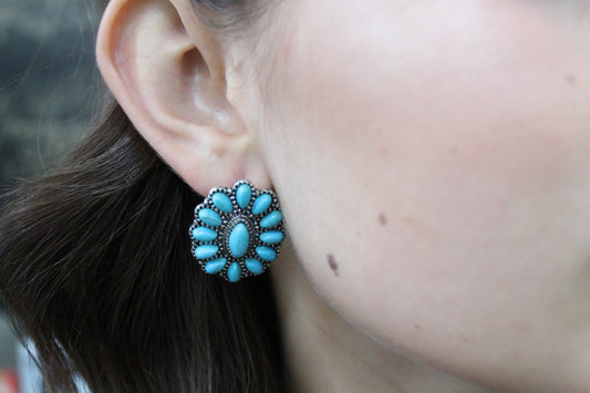 Flower cluster studs