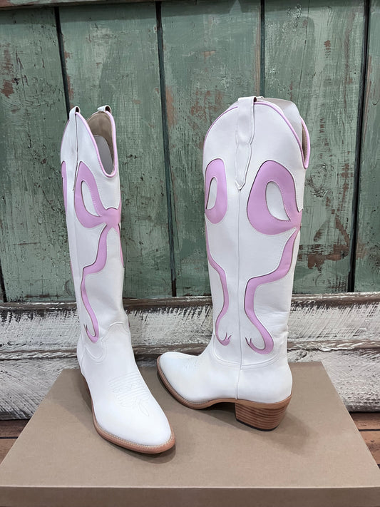 Bow-Licious Boots 🎀