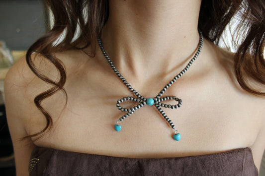 Bow Necklace