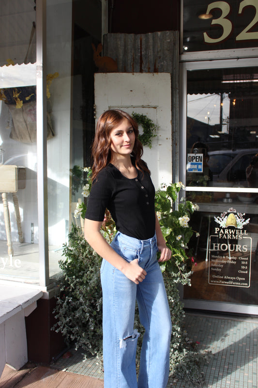 Aria Shortsleeved Bodysuit - Black